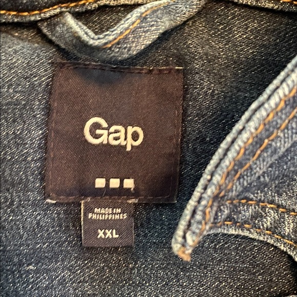 Gap - Picture 3 of 3
